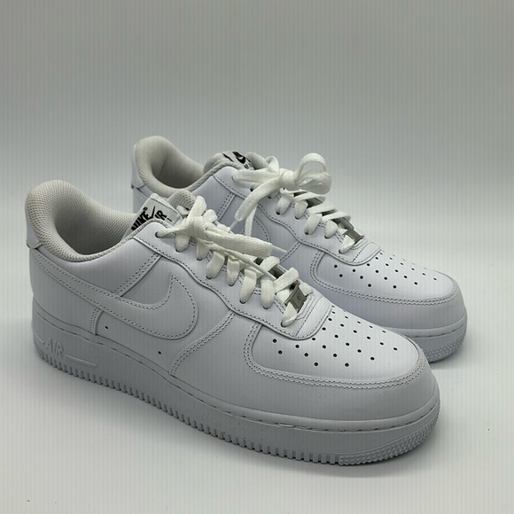 New Men’s Nike Air Force 1 Flyease Triple White Sneakers FD1146-100 NWOB - Picture 2 of 5
